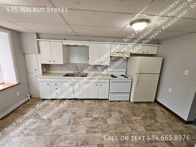 435 Walnut St