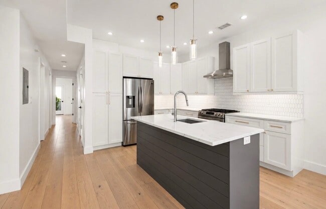 Photo - 2602 Palisade Ave Unit 1