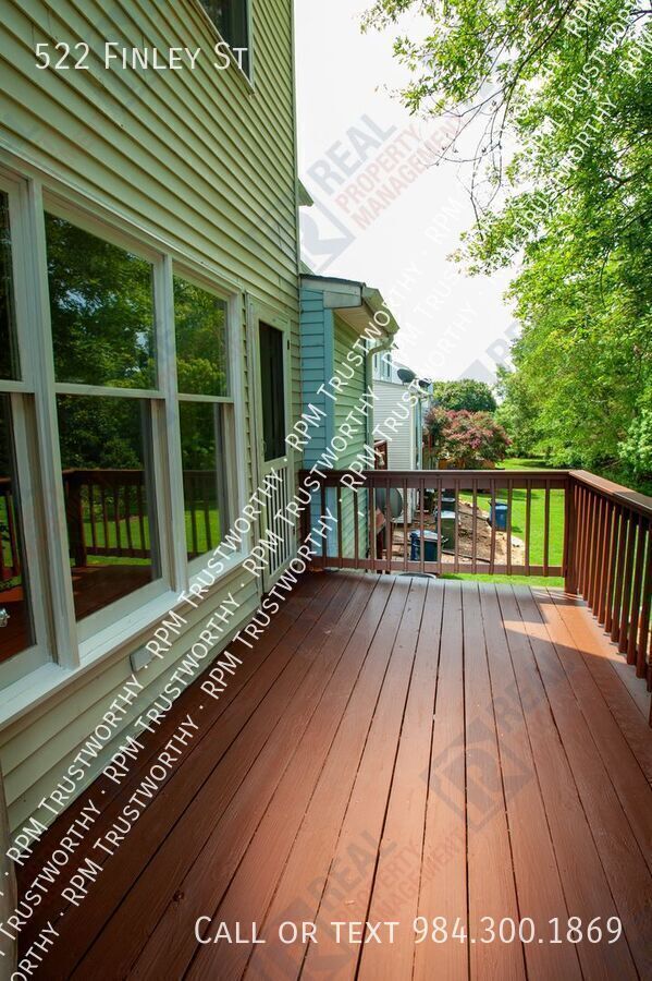 Photo - 522 Finley St