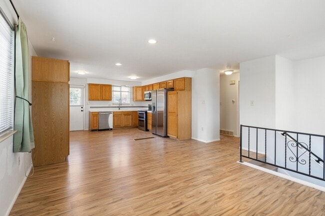 Photo - 415 S Kipling St