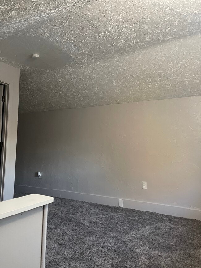 Photo - 736 1/2 W Charles St Unit Loft