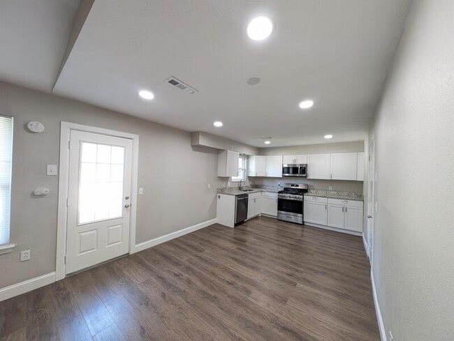 Photo - 1604 S Redbud Pl