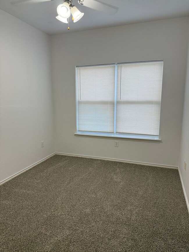 2802 Pasadena Ln