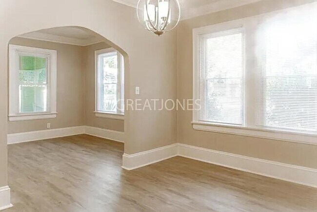 Photo - 328 Calloway St