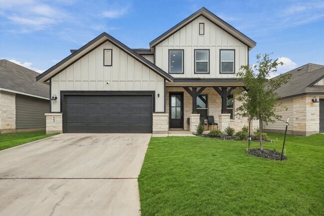 943 Earp Blvd