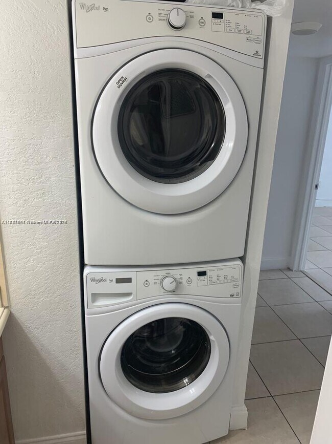 Photo - 8810 Fontainebleau Blvd Unidad 210