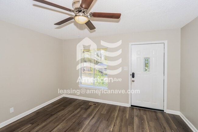 Photo - 107 Colbert Blvd