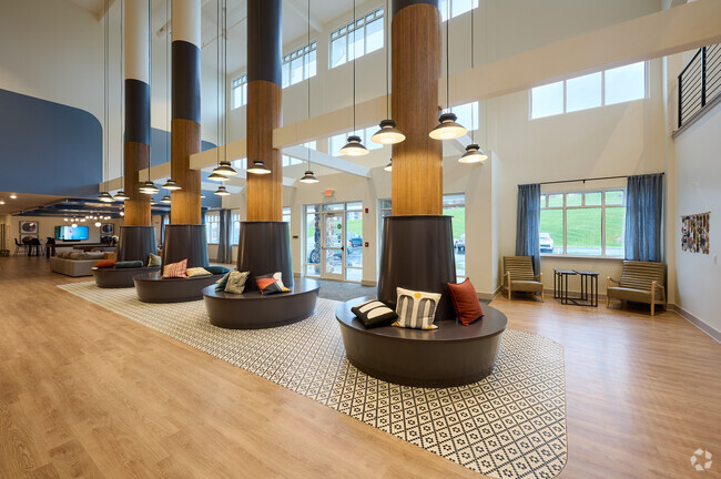 LOBBY - The Marshall Rochester Apartments