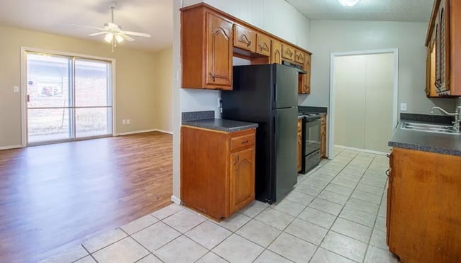 Photo - 1301 Hazelwood Dr