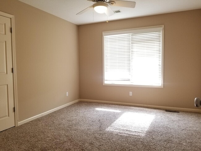 Photo - 5701 NE Hidden Meadow Dr