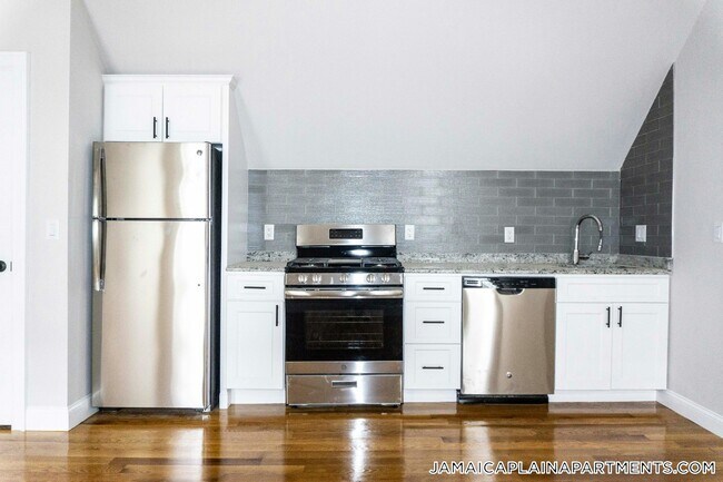 Photo - 9-11 Woodside Ave. Unit 3