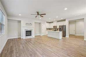 Photo - 1858 Belmore St SE