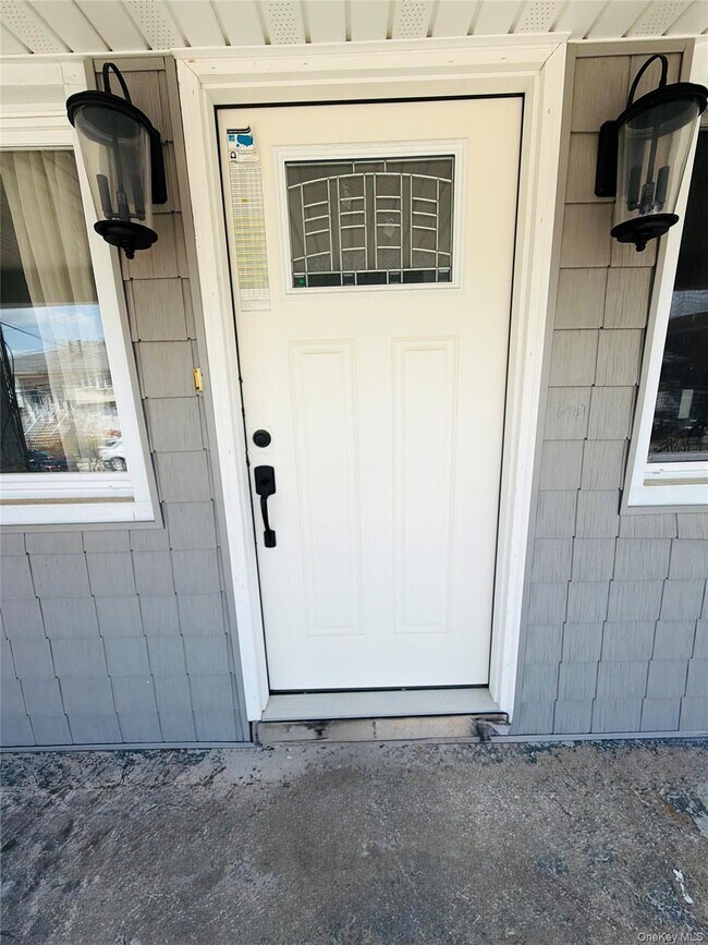 Photo - 69-47 Hillmeyer Ave Unidad 2