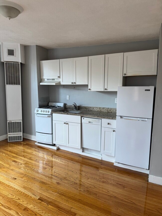 Photo - 145 Endicott St Unit 10