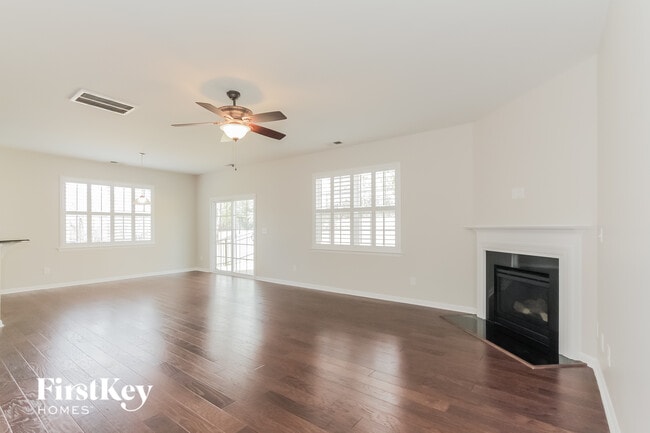 Photo - 1057 McLaren Drive