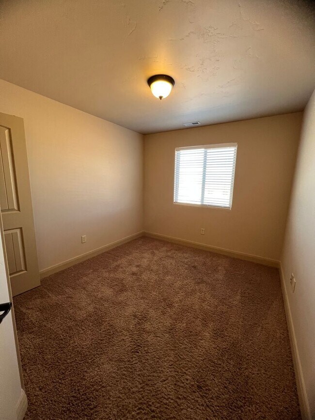 Photo - Looks Almost Brand New Townhome!