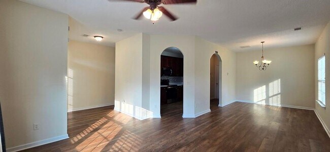 Photo - 5472 Festival Ave