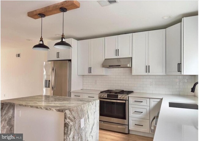 Photo - 2503 Ingersoll St