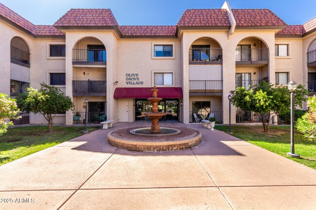 Building Photo - 3033 E Devonshire Ave Unit 1037