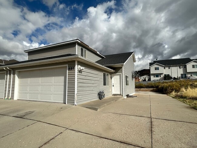 Photo - Move-in Discount - 7 bedroom, 3 bathroom t...