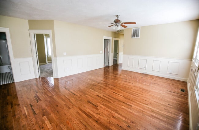 Photo - 1046 E Walnut St