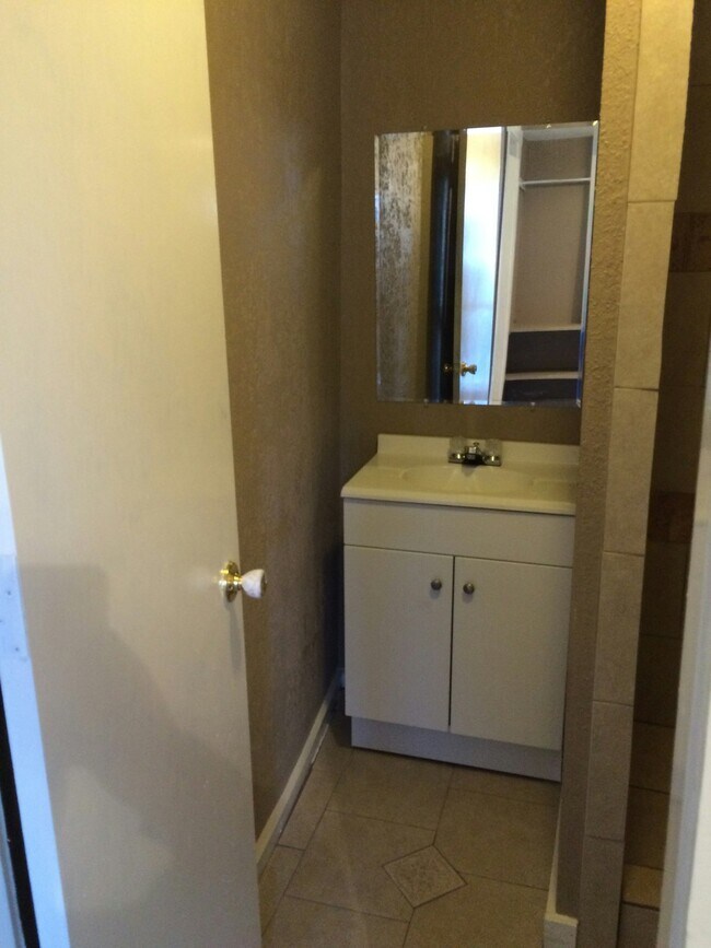 Photo - 203 Gorman Unit C