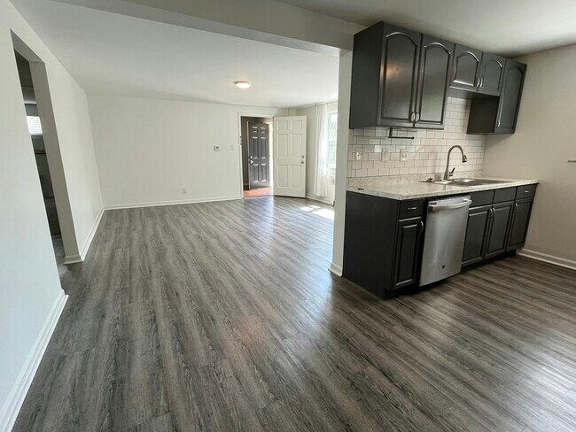 Photo - 3672 Brotherton Rd