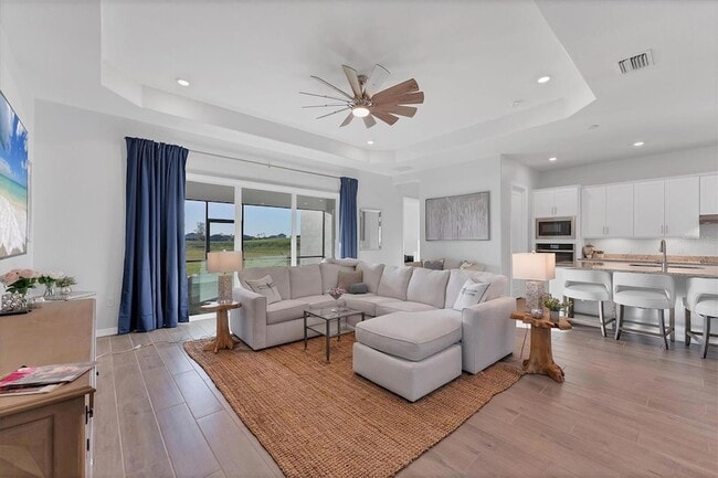 Photo - 14381 Heritage Landing Blvd