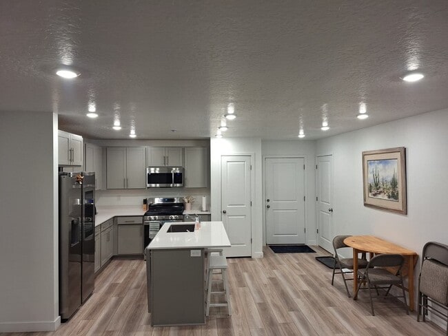 Photo - 2058 Sawmill Blvd