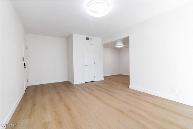 Photo - 5060 Indian River Dr Unit 371