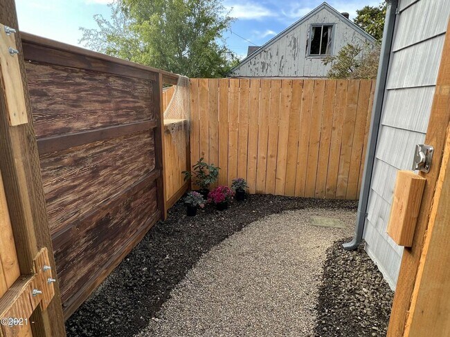 Photo - 1051/A/ Unit 1051/A/B