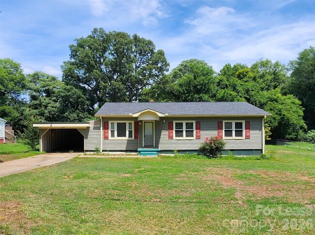 Photo - 135 Oak Grove Rd