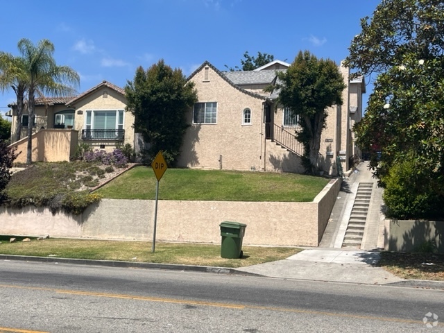 Building Photo - 1871 S Redondo Blvd Unit B Rental