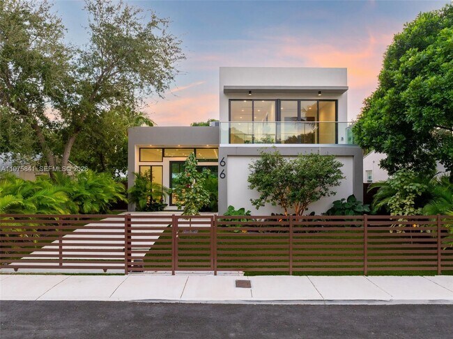 Photo - 66 NW 50th St