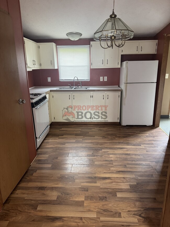 Photo - 4535 Ross Rd