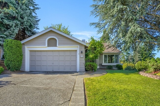 Building Photo - Well-Equipped 3 Bed 2 Bath Renton Home w/ 2-Car Attached Garage!