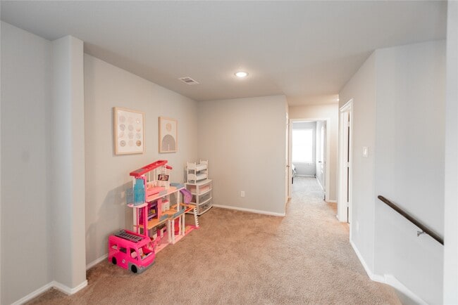 Photo - 31718 Wellington Pass