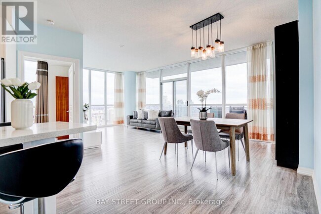 Photo - 223 Webb Dr Unité 2602