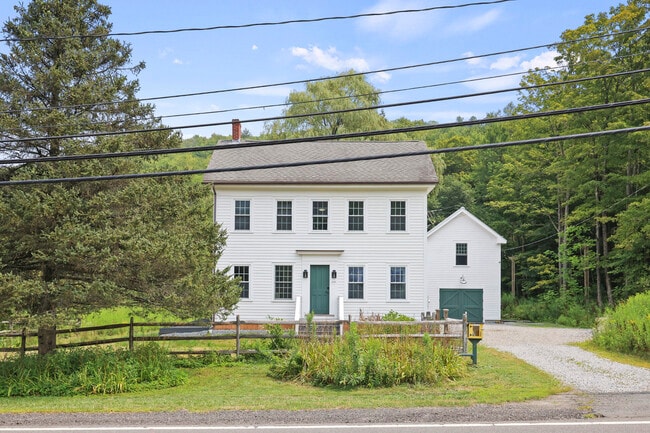 Photo - 3238 Main St