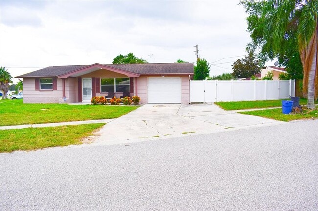 Building Photo - 5108 Sandalwood Dr