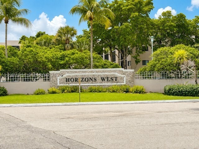 Building Photo - 8600 SW 133rd Avenue Rd Unit 305