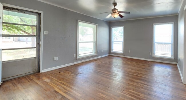 Photo - 3/1.5/2 DETACHED GARAGE - GREAT HOME IN TECH TERRACE