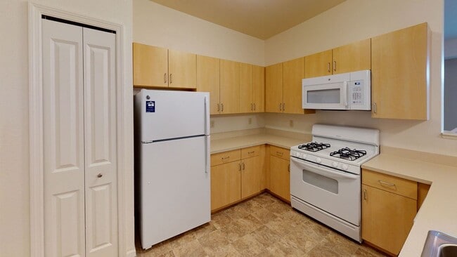 Hunters Pond Apartment Homes