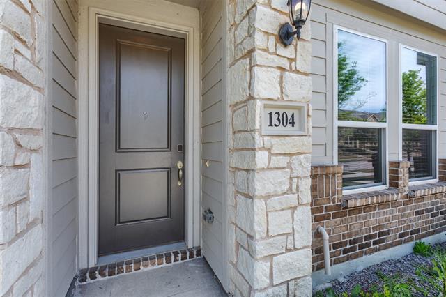 Photo - 1304 Pebblebrook Dr