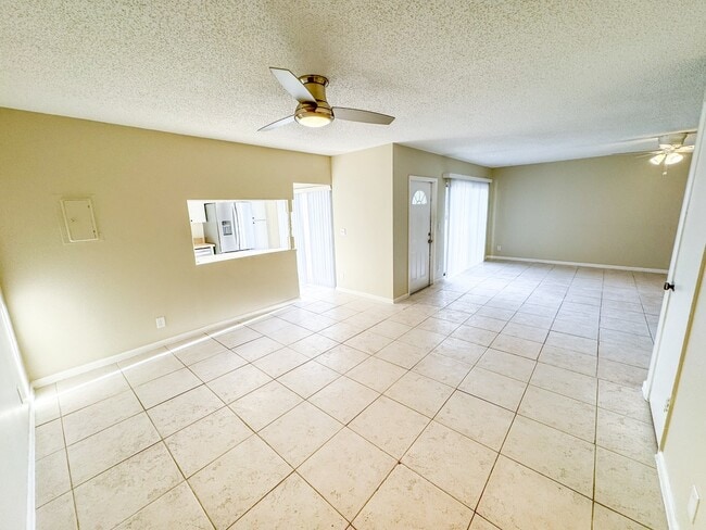 Photo - 1855 N Congress Ave