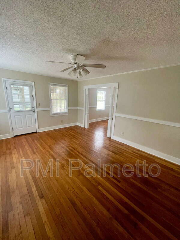 Photo - 320 Culler St