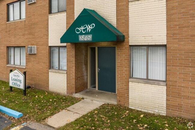 Heatherwood Apartments