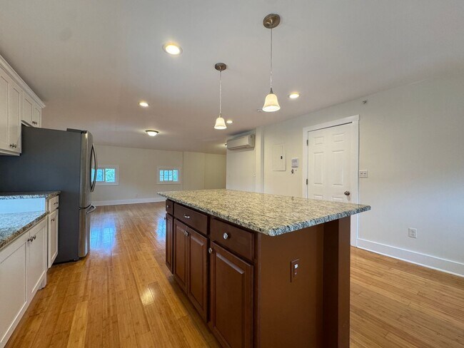 169 Olive St Unit 3R