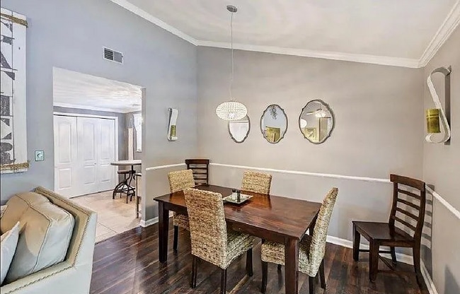 Photo - 621 Regency Dr