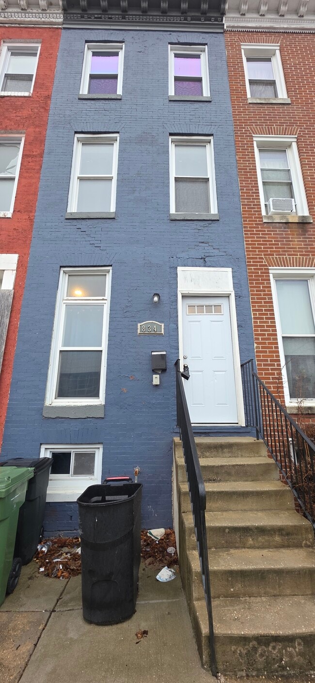 Building Photo - 834 N Stricker St